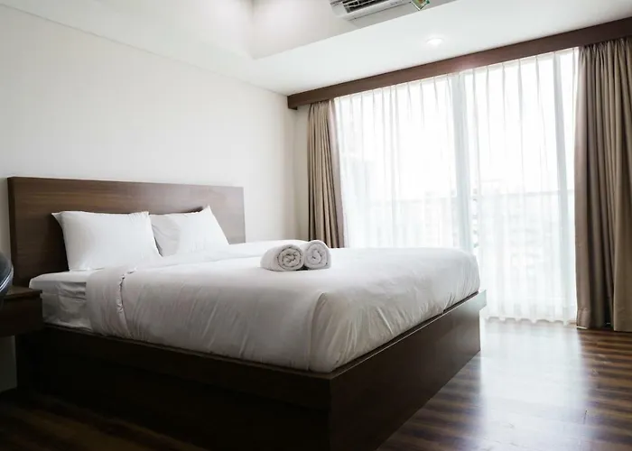 City View Studio Apartment At Tamansari La Grande By Travelio